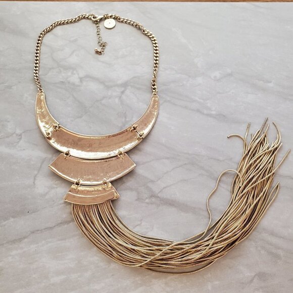 💖 White House Black Market Hammered Gold Tiered Snake Chain Tassel Necklace 💖 - Picture 10 of 16